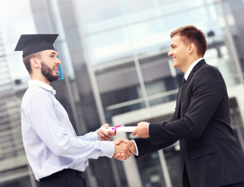 Associate vs Bachelor Degrees: Choosing Your Academic Path